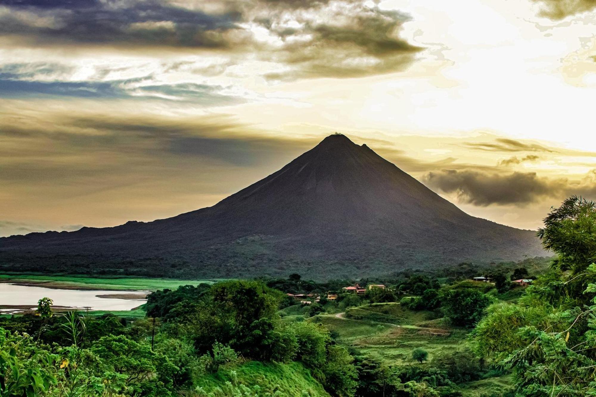 Essence Arenal Spa & Yoga El Castillo Exteriör bild