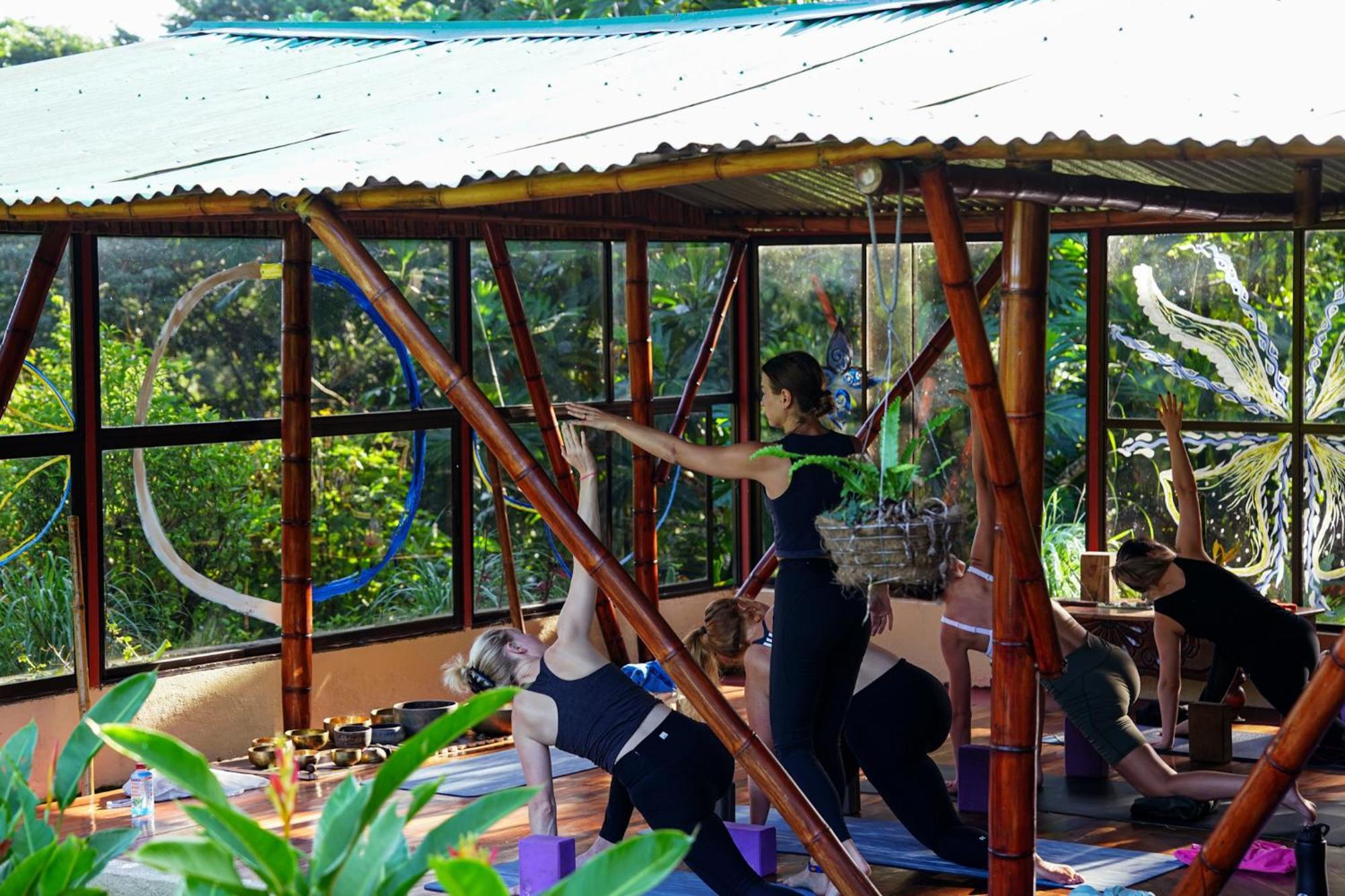 Essence Arenal Spa & Yoga El Castillo Exteriör bild